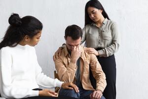 Promoting gender-inclusive mental healthcare
